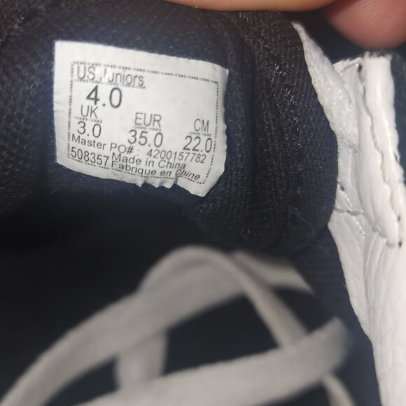 Size four shoes - Picture 4 of 4